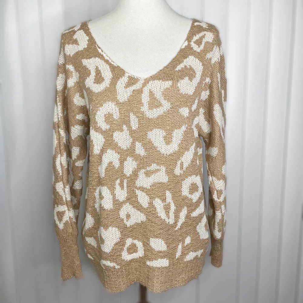 La Miel Tan Leopard Print V-neck Knit Sweater Size Small